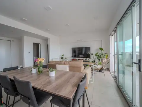 SEMIPISO EN VENTA LA PLATA COCHERA CUBIERTA