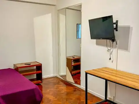 HIPOLITO YRIGOYEN 700; PLAZA DE MAYO, amplio ambiente exp $ 170.000