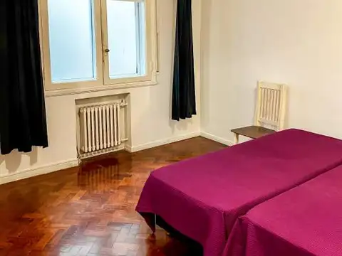 HIPOLITO YRIGOYEN 700; PLAZA DE MAYO, amplio ambiente exp $ 170.000