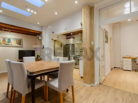 Depto Tipo Casa en Venta en Villa del Parque, USD 140.000