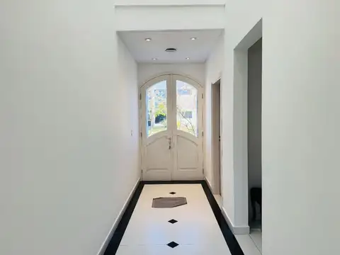 Casa 6 ambientes con 3 baños