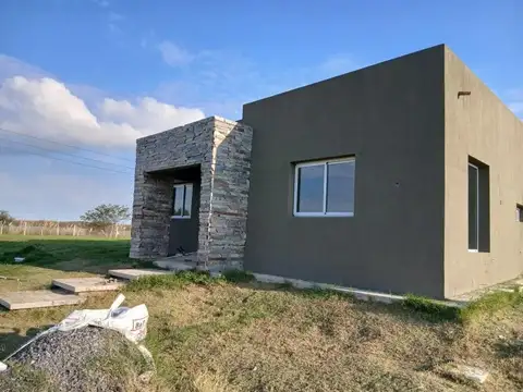 Casa en Venta con 3 cocheras