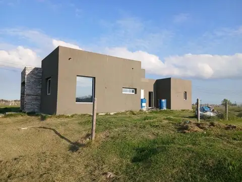 Casa 4 ambientes con 4 baños