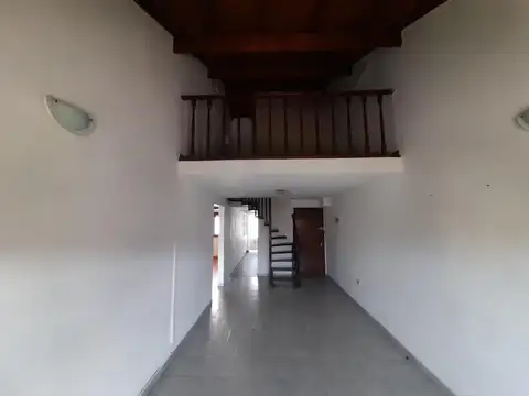 Depto Tipo Casa 4 ambientes con 1 baño