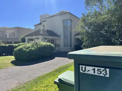 venta Casa en Cadaques (Funes Hills)