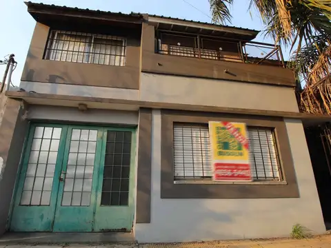 PLANTA BAJA 3 AMBIENTES  AMPLIO CON COCHERAS ESCUCHA OFERTA