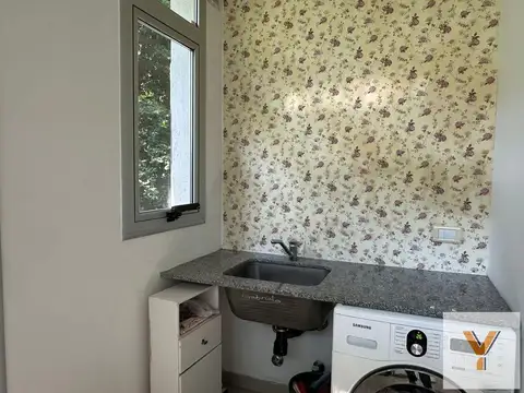 Casa en venta - 3 Dormitorios 2 Baños - Pinamar
