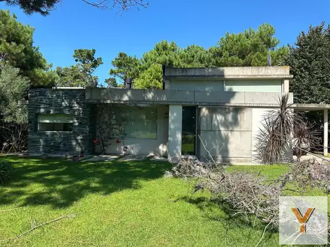 Casa en venta - 3 Dormitorios 2 Baños - Pinamar