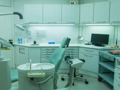 Oficina 5 ambientes con 1 baño