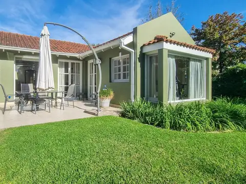 Casa 7 ambientes con 3 baños