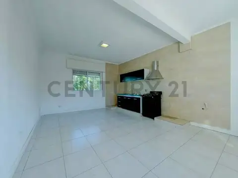 De La Salle 6000, Piso 1