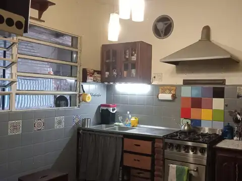 Casa 5 ambientes con 2 baños