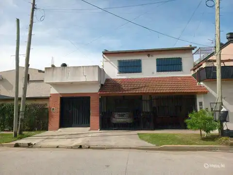 VENTA CASA MULTIFAMILIAR 6 AMBIENTES APTA CREDITO