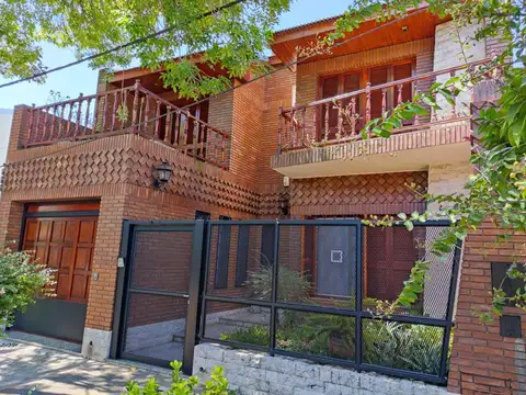 Pasaje Correa al 800