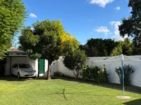 Casa en venta de 4 ambientes excelente ubicación