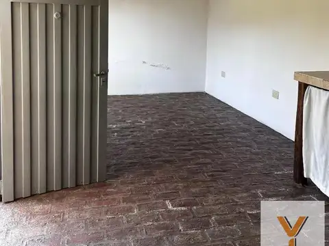 Bernardo De Irigoyen 398 e/ Lavalle y Artigas