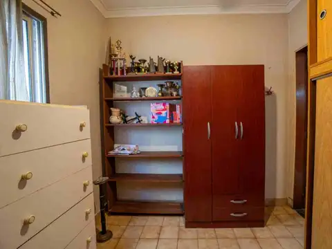 CASA EN VENTA RINGUELET 3 DORMITORIOS COCHERA