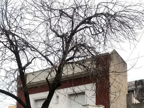 OPORTUNIDAD! PH 2 AMB Y MEDIO- PLANTA BAJA AL FRENTE -49M2-  LUMINOSO - SIN EXPENSAS, PATIO/LAVADERO