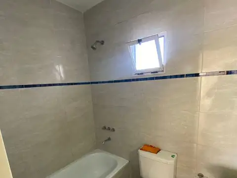 MONOAMBIENTE SEGUNDO PISO POR ESCALERA