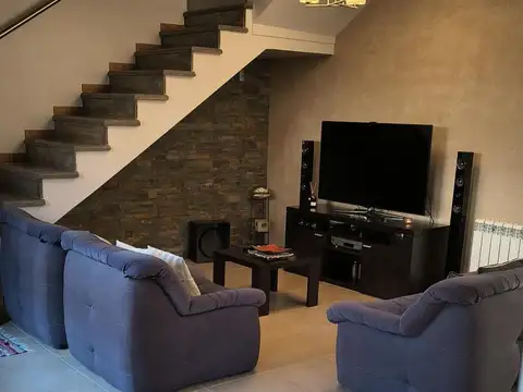 Casa en Venta con 1 cochera