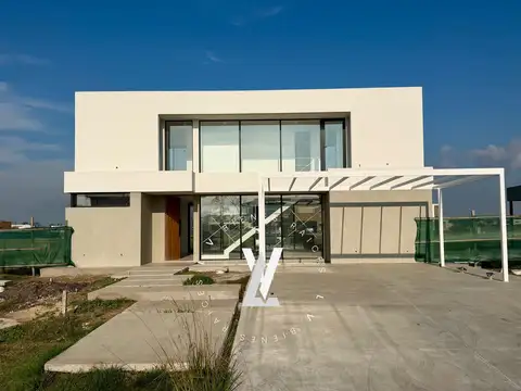 Casa 4 ambientes en venta en Puerto Nizuc a estrenar