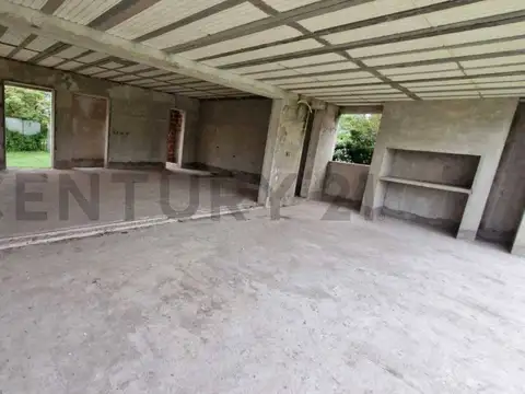 Casa 6 ambientes con 2 baños