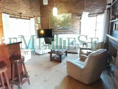Casa 5 ambientes con 3 baños