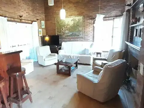 Casa 5 ambientes con 3 baños