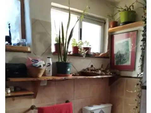Casa 8 ambientes con 4 baños