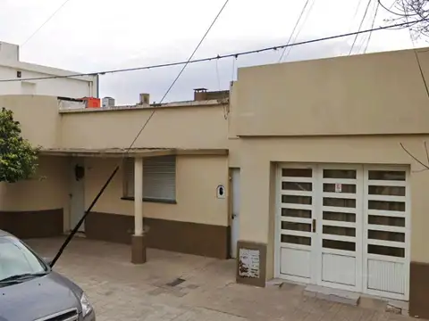Casa de 2 Dormitorios a metros de Av. San Martín en San Lorenzo