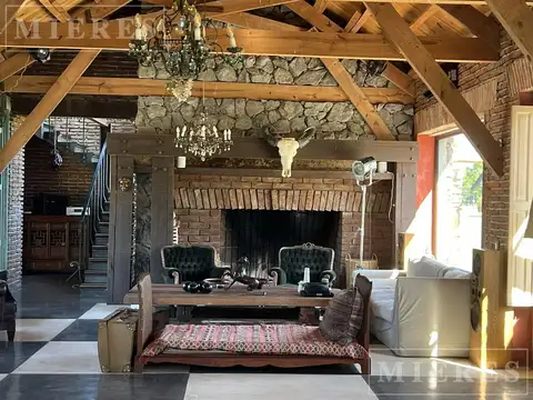 Casa 5 ambientes con 2 baños