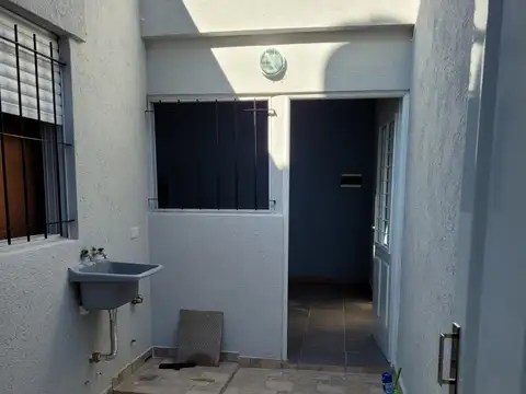 Depto Tipo Casa en Alquiler en Villa Lugano, $ 525.000
