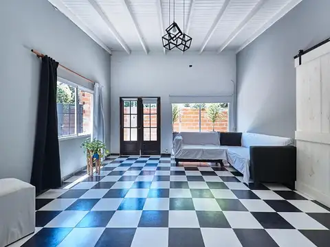 Casa 4 ambientes con 2 baños