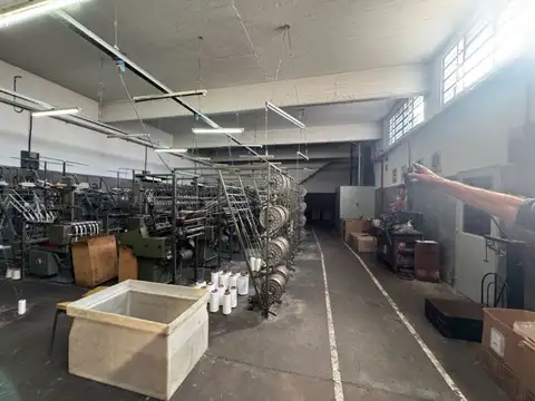 Depósito 380 m2  taller en alquiler posible venta Palomar este