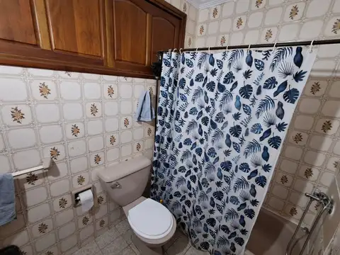 Depto Tipo Casa 7 ambientes con 2 baños