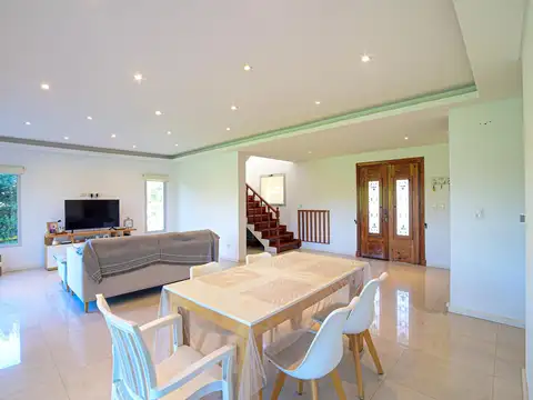 Venta casa 4 ambientes 212,47 m² jardin parrilla Barrio Los Talas Canning