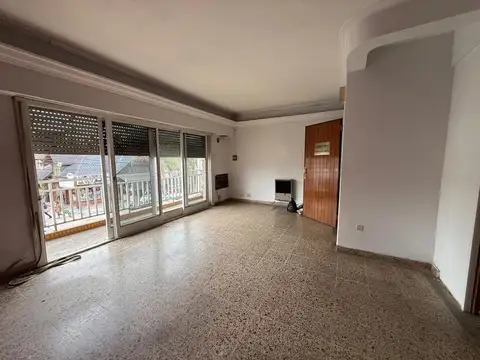 Av Jauretche 900, Piso 1