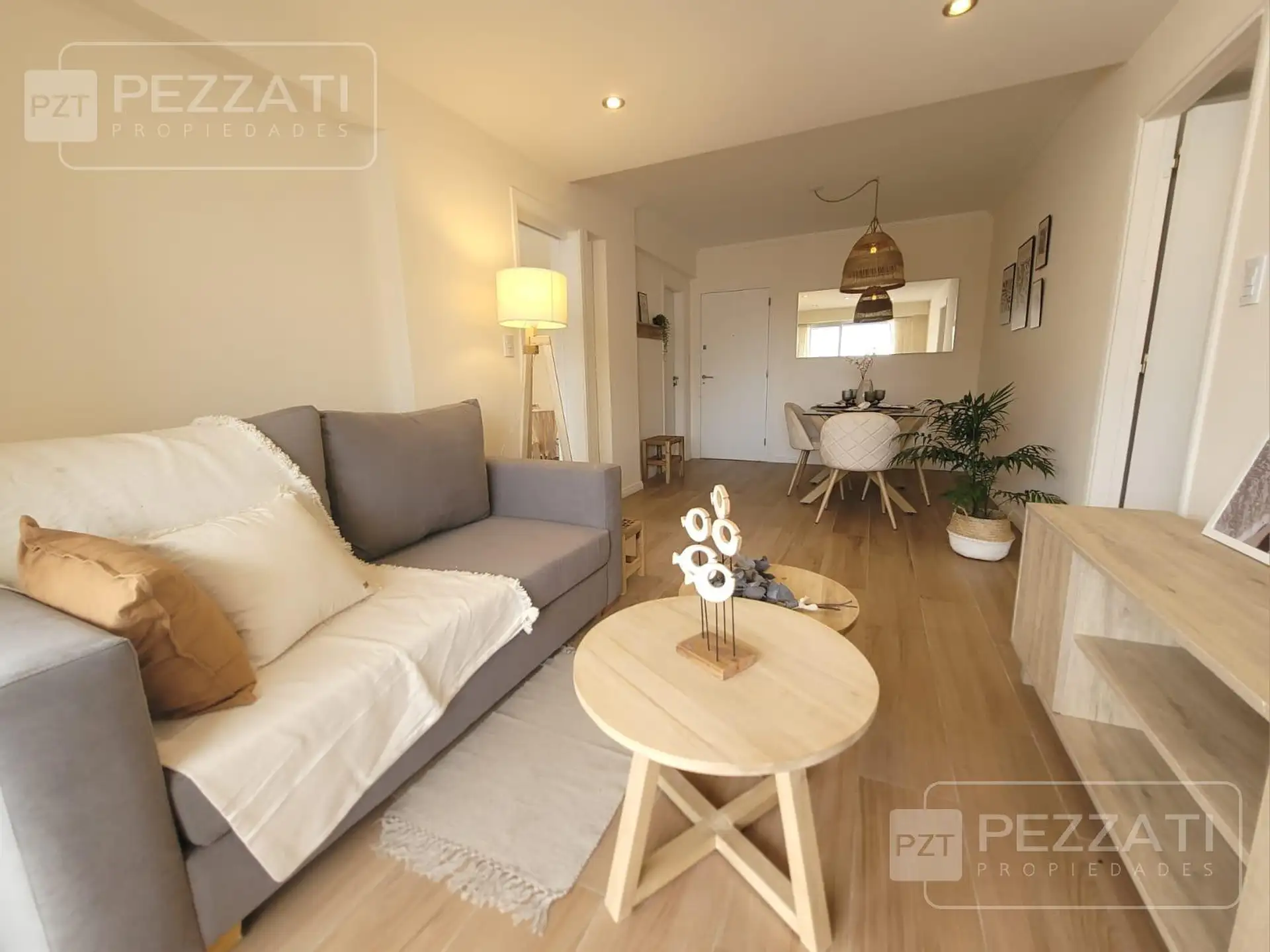 Departamento en venta. 2 amb. Cochera fija. Terraza propia. Totalmente reciclado. Z/Macrocentro