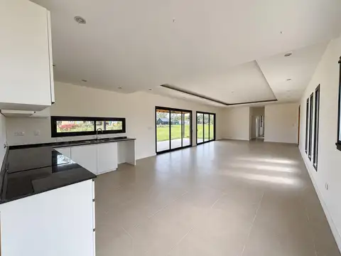 Casa a ESTRENAR en Comarcas de Luján