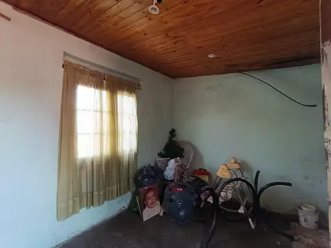 Casa 4 ambientes con 1 baño