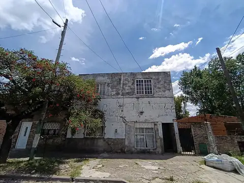 VENTA CASA 4 AMBIENTES LOTE PROPIO APTO CRÉDITO A RECICLAR, ACEPTA PERMUTA