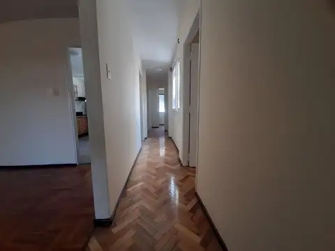 Departamento 4 ambientes con 2 baños
