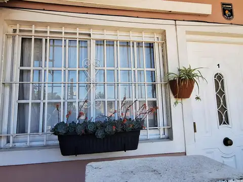 Depto Tipo Casa en Alquiler de 3 ambientes