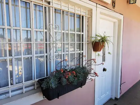 ALQUILER VIVIENDA C/ MUEBLES * DPTO TIPO CASA * CON PATIO