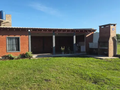 QUINCHO EN VENTA- MUY BUEN ESTADO- PUERTO TIROL