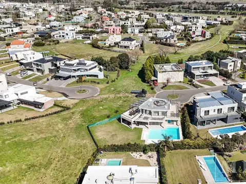 Casa en Venta en Haras Santa María, USD 470.000