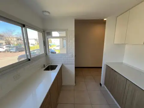 Departamento en Alquiler con 1 cocheras