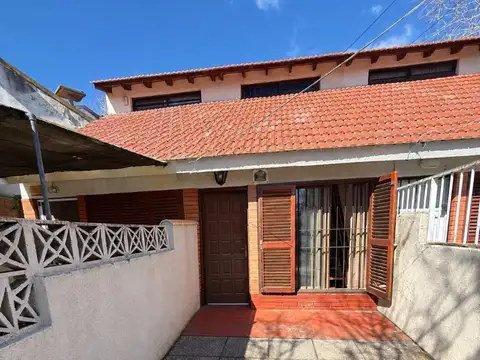 VENTA DUPLEX 2 AMBIENTES c/ PATIO SANTA TERESITA
