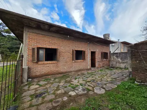 Casa 5 ambientes con 2 baños