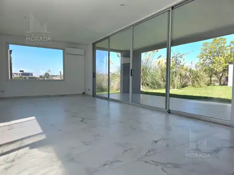 Casa 3 ambientes con 2 baños
